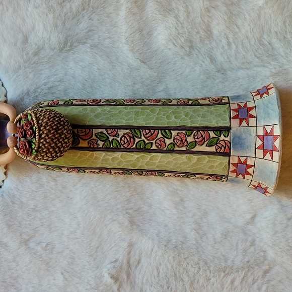 Amazon.com: Jim Shore Heartwood Creek Christmas Bounty  Jim Shore Heartwood BASKET OF BEAUTIES Tall Resin Angel Flowers Figurine